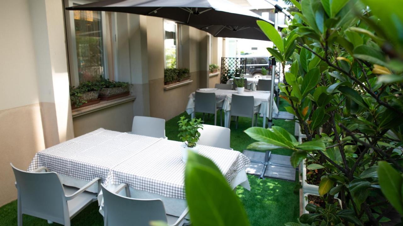 ריצ'יונה Hotel San Gottardo מראה חיצוני תמונה