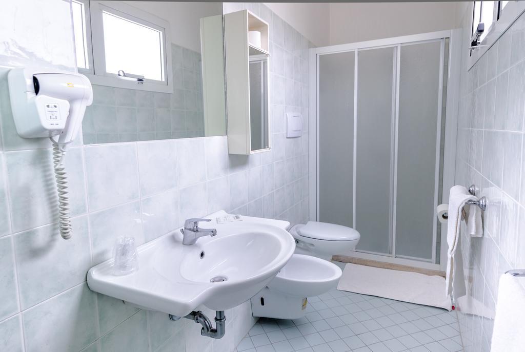 ריצ'יונה Hotel San Gottardo מראה חיצוני תמונה